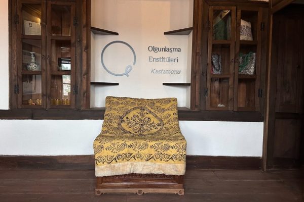 Kastamonu’da Asırlık Yorgan ve Minder Kılıfında Unutulmuş Desenler Ortaya Çıktı