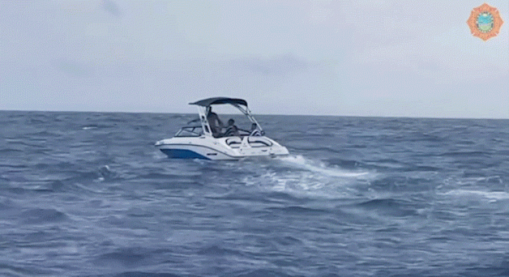 Miami’de Yakıtı Biten Botta 8 Kişi Dramatik Kurtarıldı
